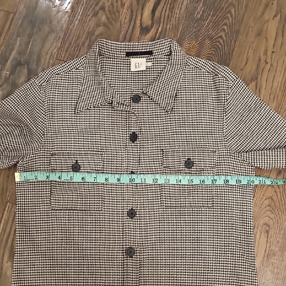 GAP Black and White Houndstooth Button Up - Picture 5 of 6